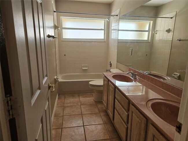 Building Photo - 12635 Pine Arbor Dr