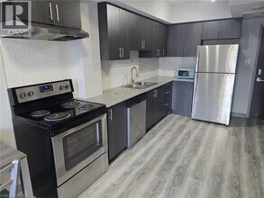 Building Photo - 275 Larch St