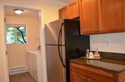 Building Photo - Ironwood Condominium - Bellevue- on bus line