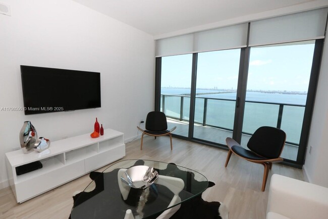 Foto del edificio - 460 NE 28th St