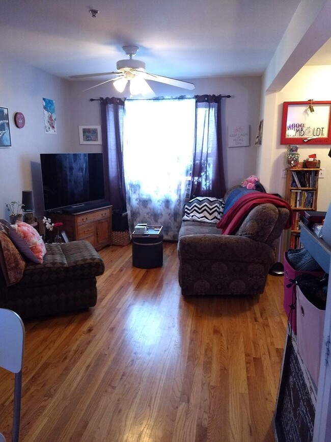 Building Photo - $0 DEPOSIT OPTION. EXCEPTIONAL 1-BED, 1-BA...