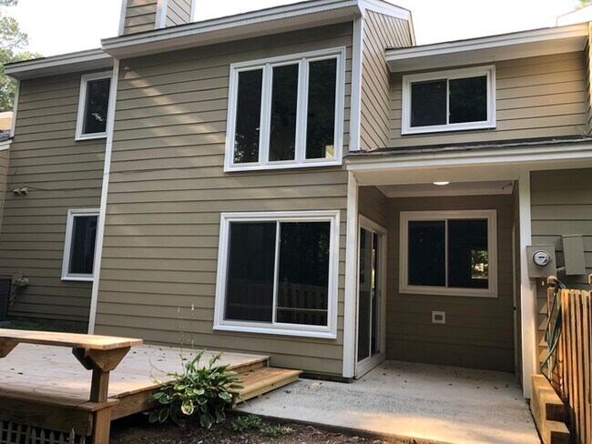 Building Photo - 4328 Pin Oak Dr