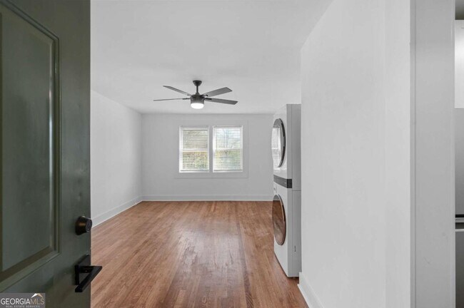 Building Photo - 1338 McLendon Ave NE