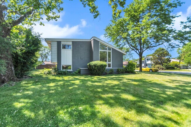 Building Photo - 1321 Heatherfield Ln