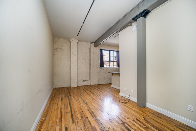 Building Photo - 109 N Hayne St