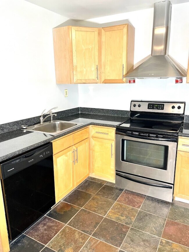 Foto del edificio - 1007 W Nine Mile Road Henrico, VA 23075