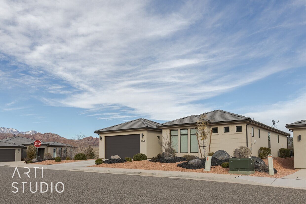 2246 Serenita St, Washington, UT 84780 House Rental in Washington, UT