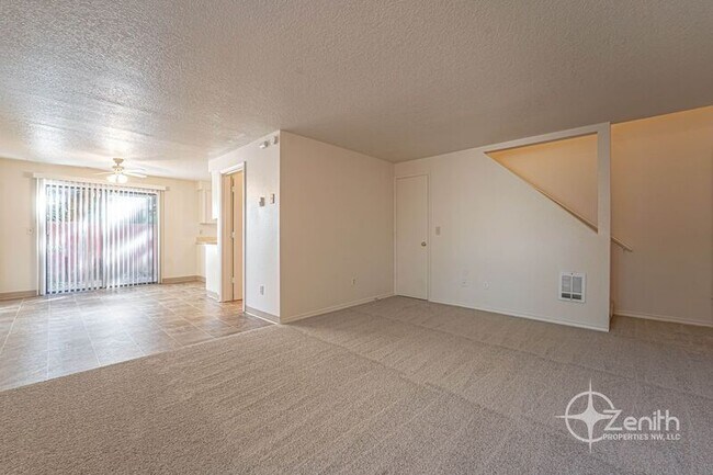 Building Photo - 605 SE 131st Ct