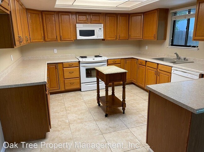 Building Photo - 3 br, 2 bath House - 1724 Armstrong Avenue