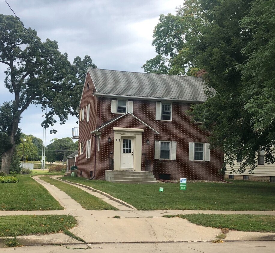 Primary Photo - 519 East Center Street