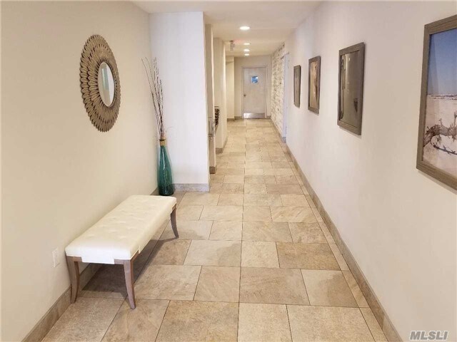 Foto del edificio - 840 Shore Rd