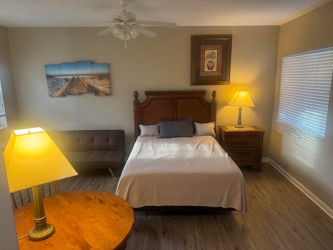 Foto del edificio - 8325 Mulligan Cir