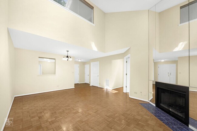 Foto del edificio - Buffalo Grove Condo available NOW!