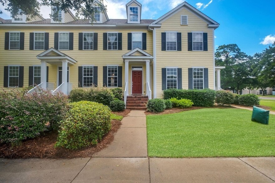 Foto principal - 4311 Four Oaks Blvd