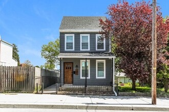 Building Photo - 741 Plane St
