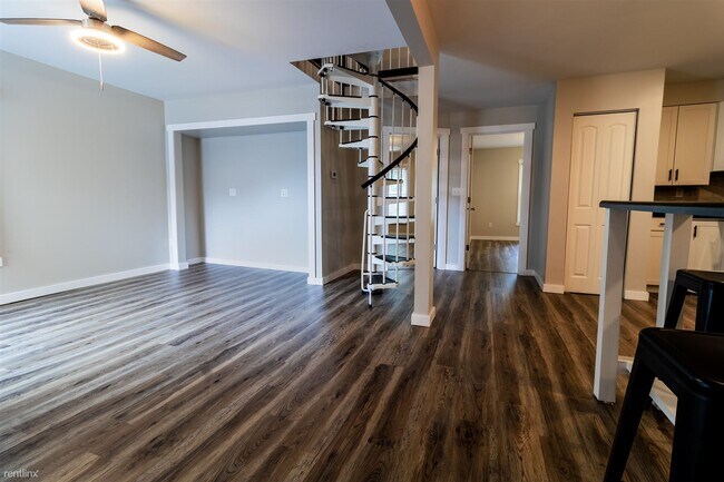 Building Photo - 3 br, 1.5 bath Duplex - 1227 9th Avenue 2
