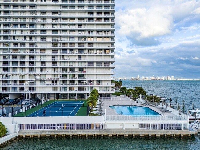 Foto del edificio - 200 SE 15th Rd