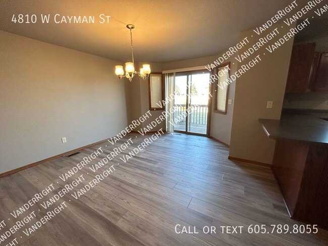 Building Photo - 4810 W Cayman St