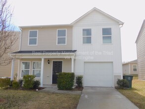 Building Photo - 3904 Vershire Ave