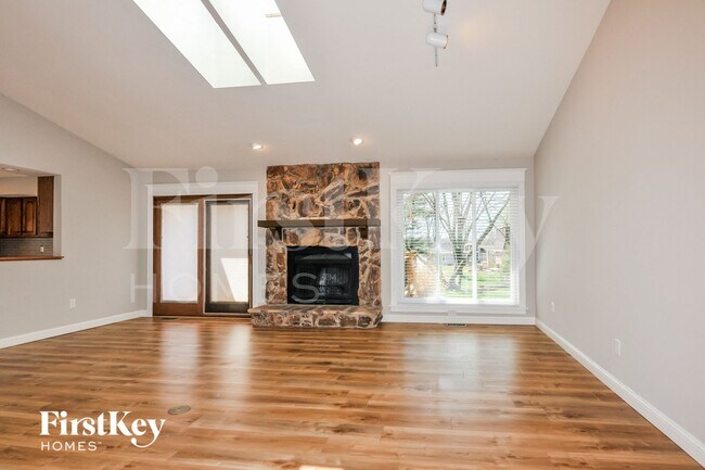 Foto del edificio - 11 Savoy Dr