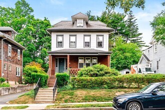Building Photo - 96 Linden Ln