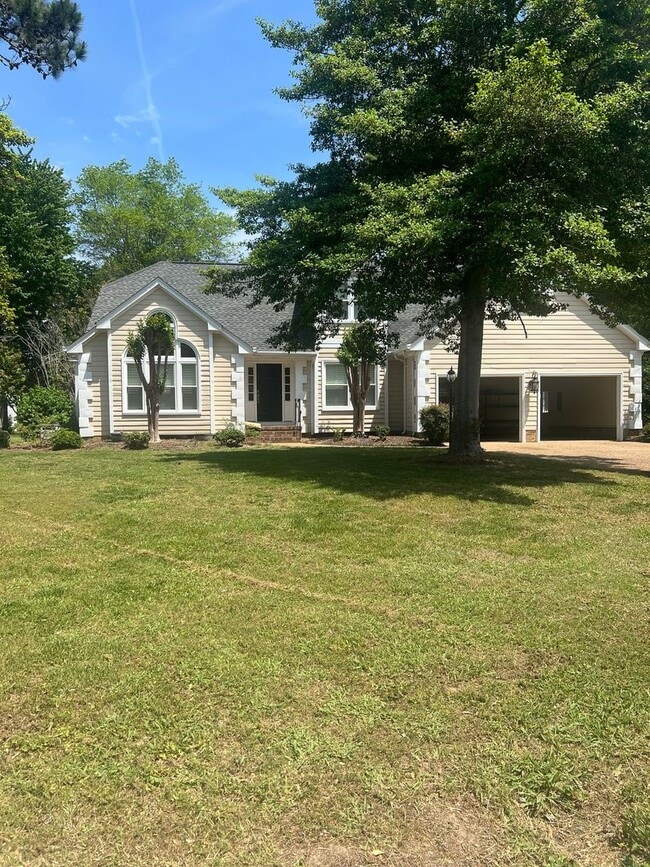 Building Photo - 103 Sunrise Bluff Ln