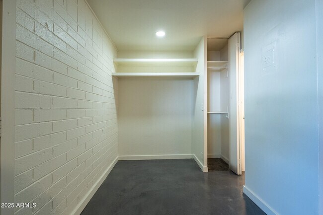 Foto del edificio - 601 N 6th Ave
