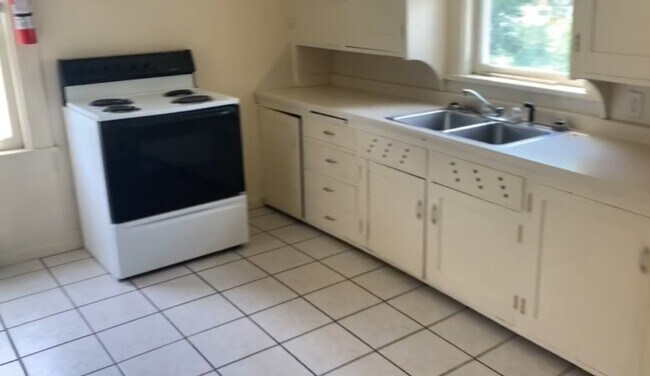 Building Photo - 717 Water St