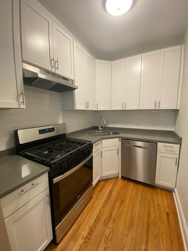 Foto del edificio - 1525 W Estes Ave