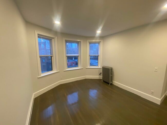 Building Photo - 111 Park Dr