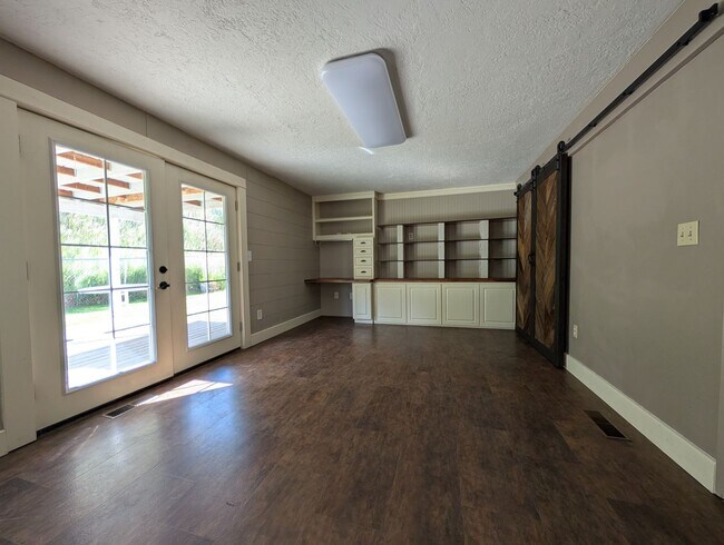 Foto del edificio - 3 Bed/2 Bath Ranch-Style Home
