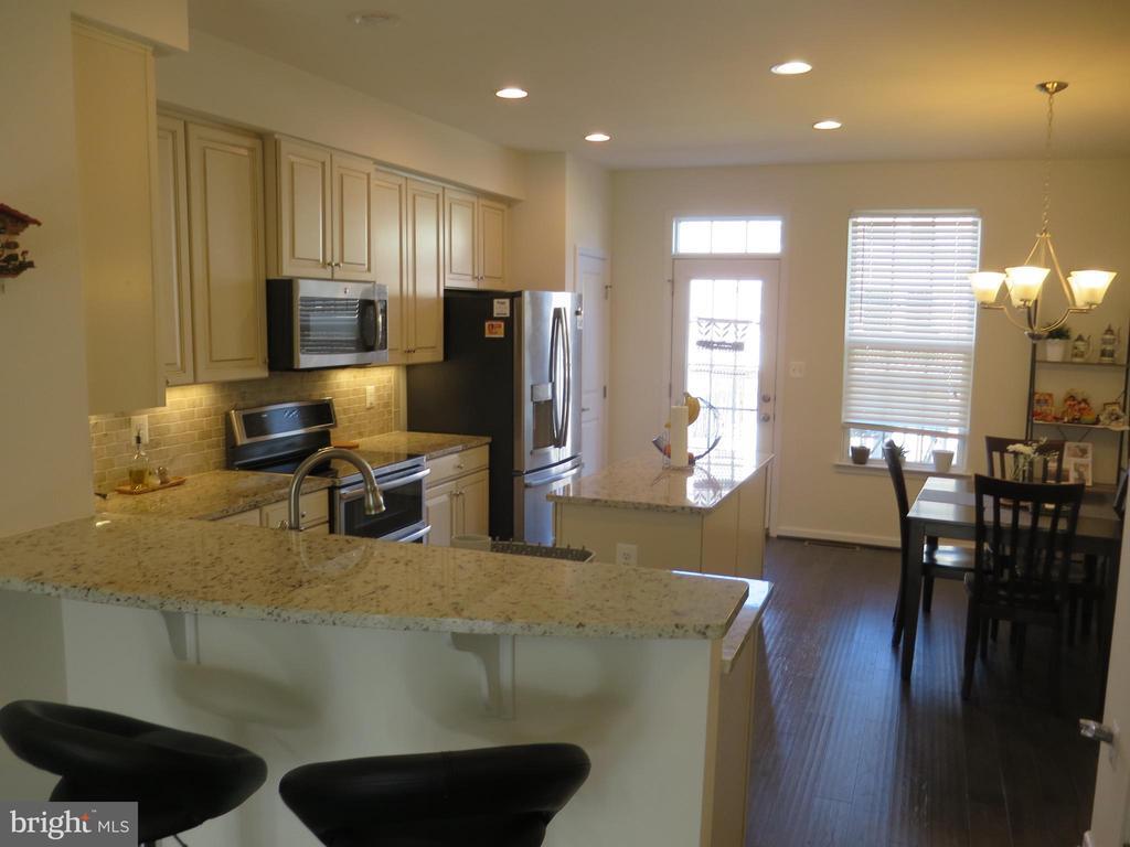 Foto principal - 1710 Featherstone Rd