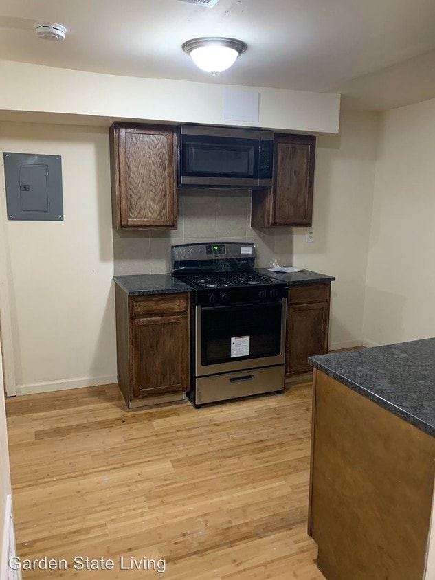 Foto principal - 124 S 13th St