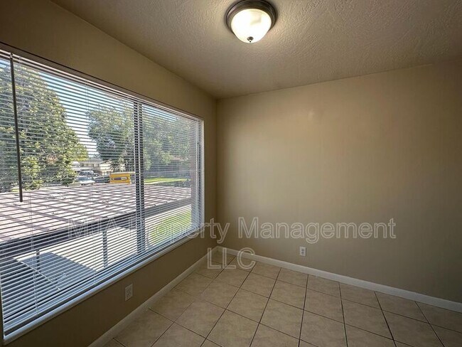Photo - 4642 S Arlington Park Dr Apartment