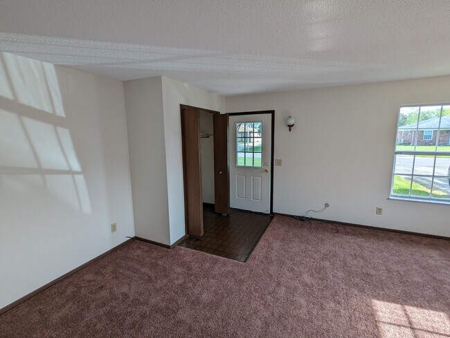Front Door: these photos are a representation of the actual unit. - 7302 Lunitas Ln