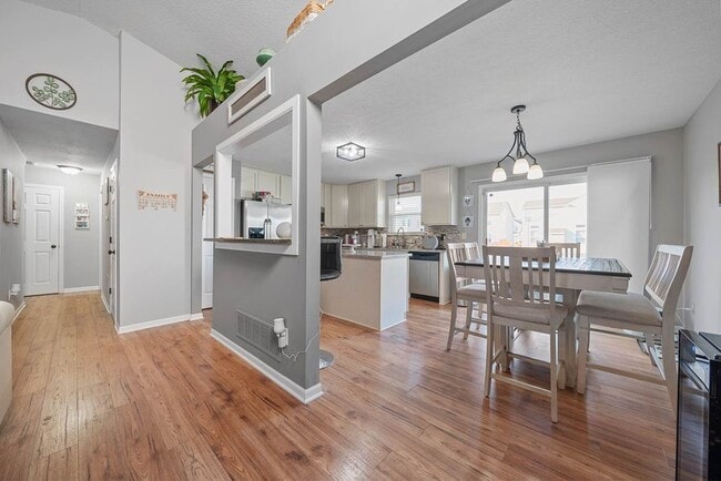 Foto del edificio - 5512 Meadow Passage Dr