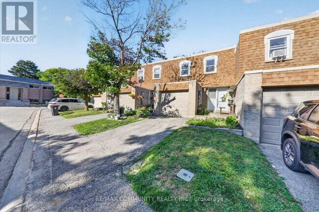 Building Photo - 850 Huntingwood Dr