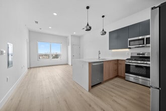 Building Photo - Baypark Bayonne