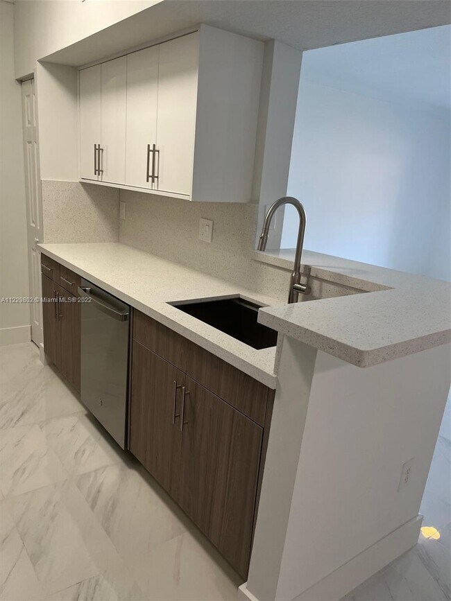 Foto del edificio - 11700 SW 1st St