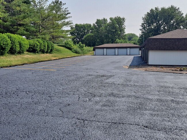 Foto del edificio - 2796 Willow Dr