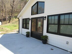 Building Photo - 42 Edgewood St