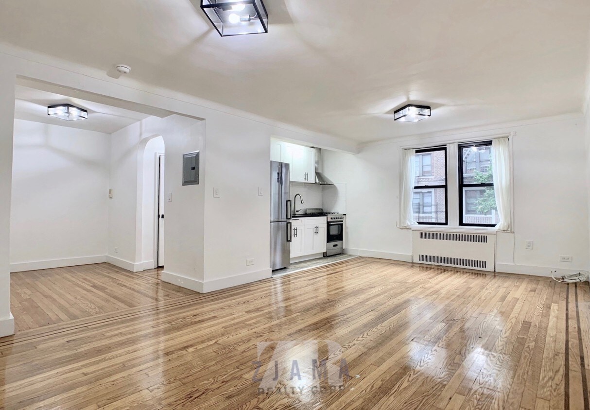 Primary Photo - 2110 Newkirk Ave