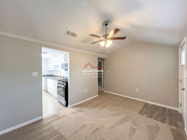 Foto del edificio - 2265 Klinger St