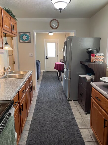 Foto del edificio - Charming Milwaukee Home with Comfortable Living & Classic Appeal