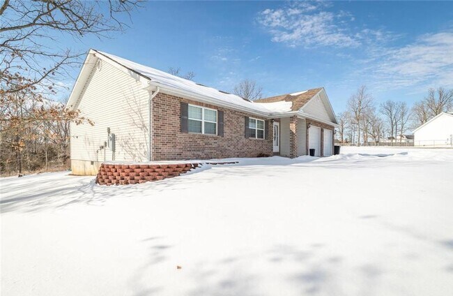 Foto del edificio - Beautiful 3 Bedroom, 2 Bathroom Home in No...