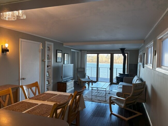 Gran salón - 7356 S Miles Pl