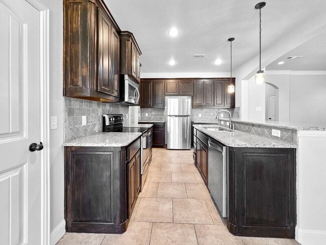 Building Photo - 104 Whitetail Dr