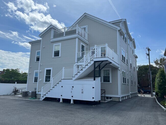 Foto del edificio - 925-927-927 Massachusetts Ave