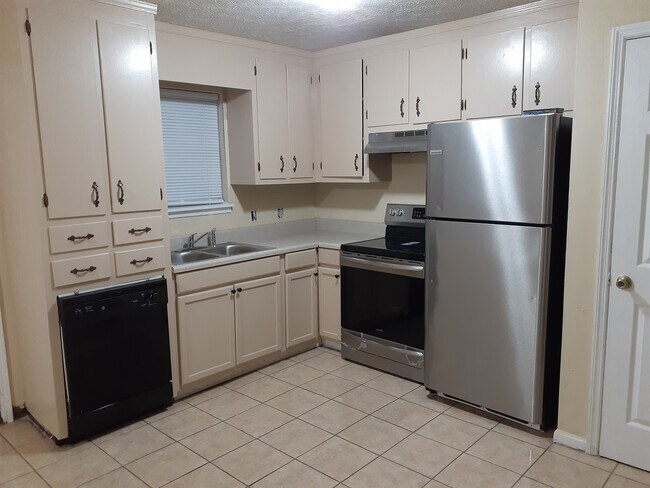 Foto del edificio - 1319 Lakeview Dr NW