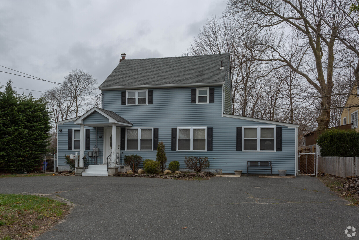 sv - 28 Bayview Ave